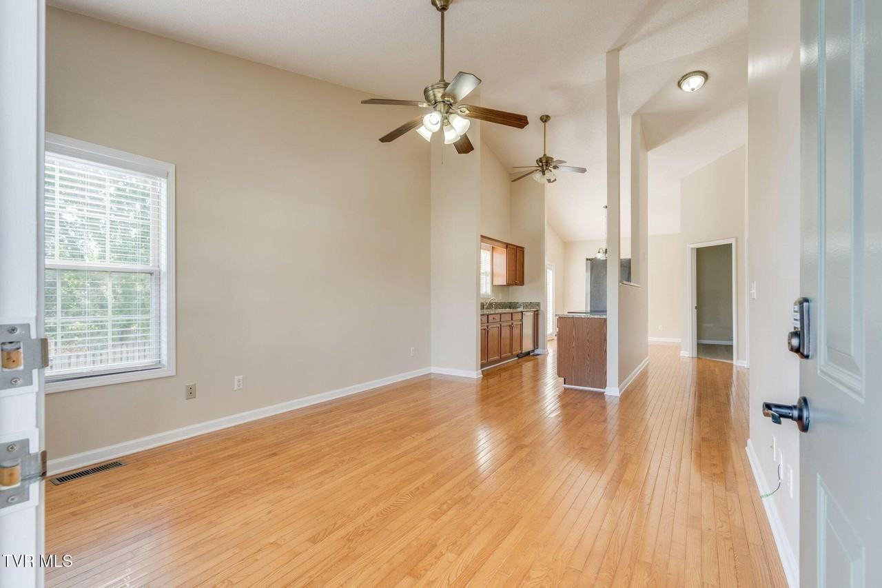 263 Main Street Village Dr - Photo 4 of 25