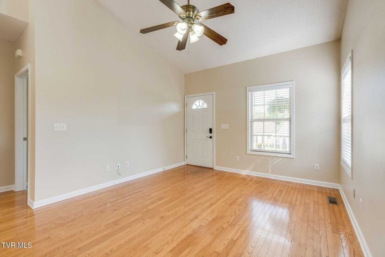 263 Main Street Village Dr - Photo 6 of 25