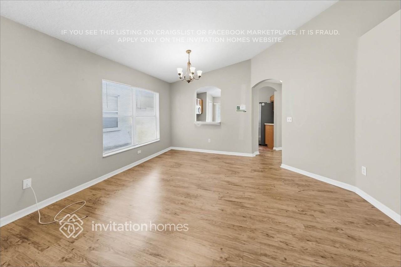 8111 Canterbury Lake Blvd - Photo 4 of 19