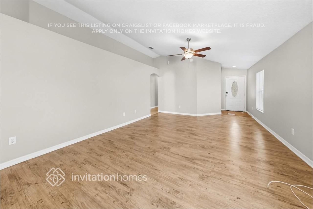 8111 Canterbury Lake Blvd - Photo 5 of 19