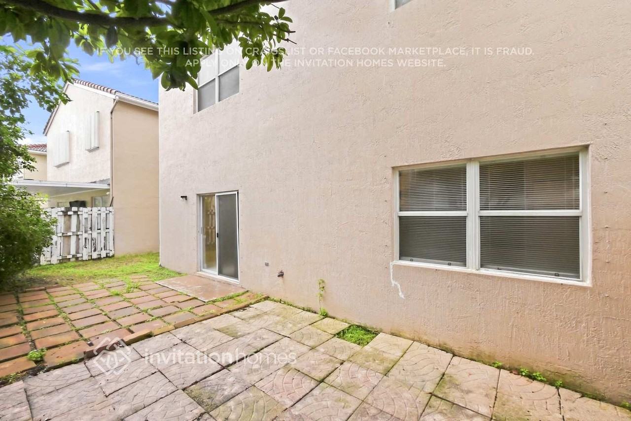 15270 Sw 46th Ct - Photo 4 of 18