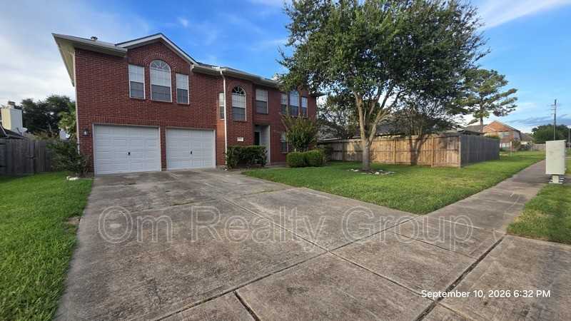1410 Hunter Green Ln - Photo 2 of 29
