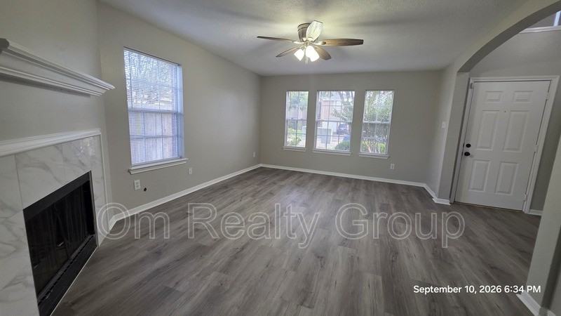 1410 Hunter Green Ln - Photo 5 of 29