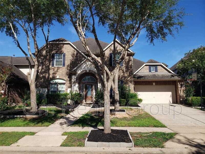 3607 Cat Springs Ln - Photo 2 of 37