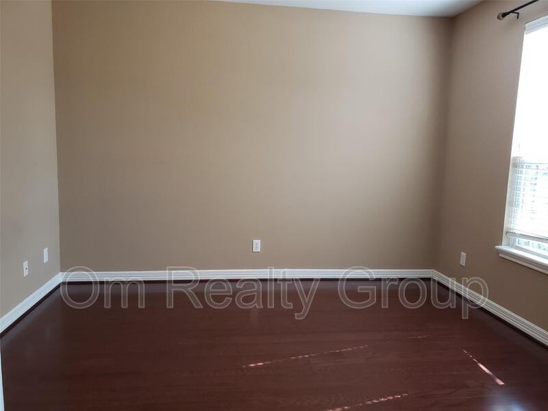 3607 Cat Springs Ln - Photo 5 of 37