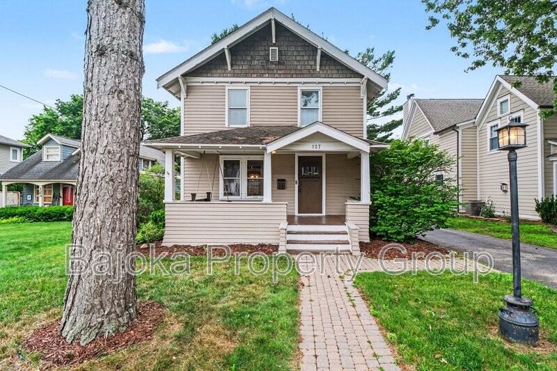 127 Drace St - Photo 2 of 17