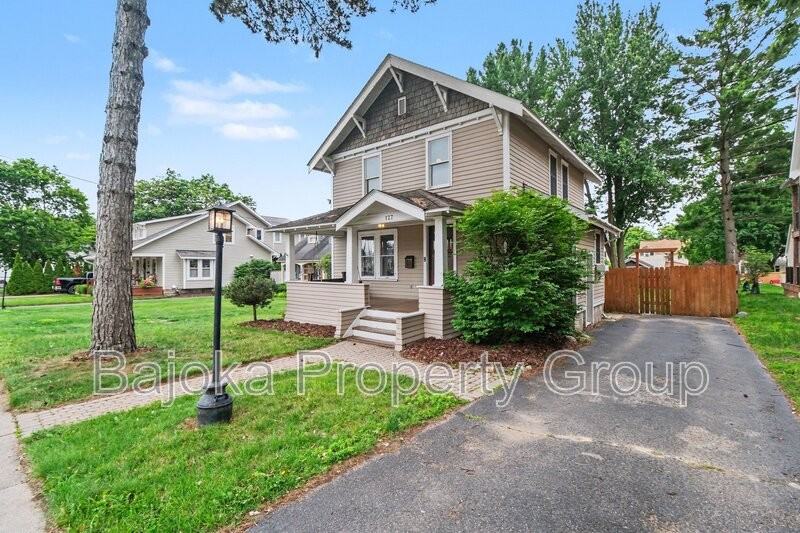 127 Drace St - Photo 3 of 17