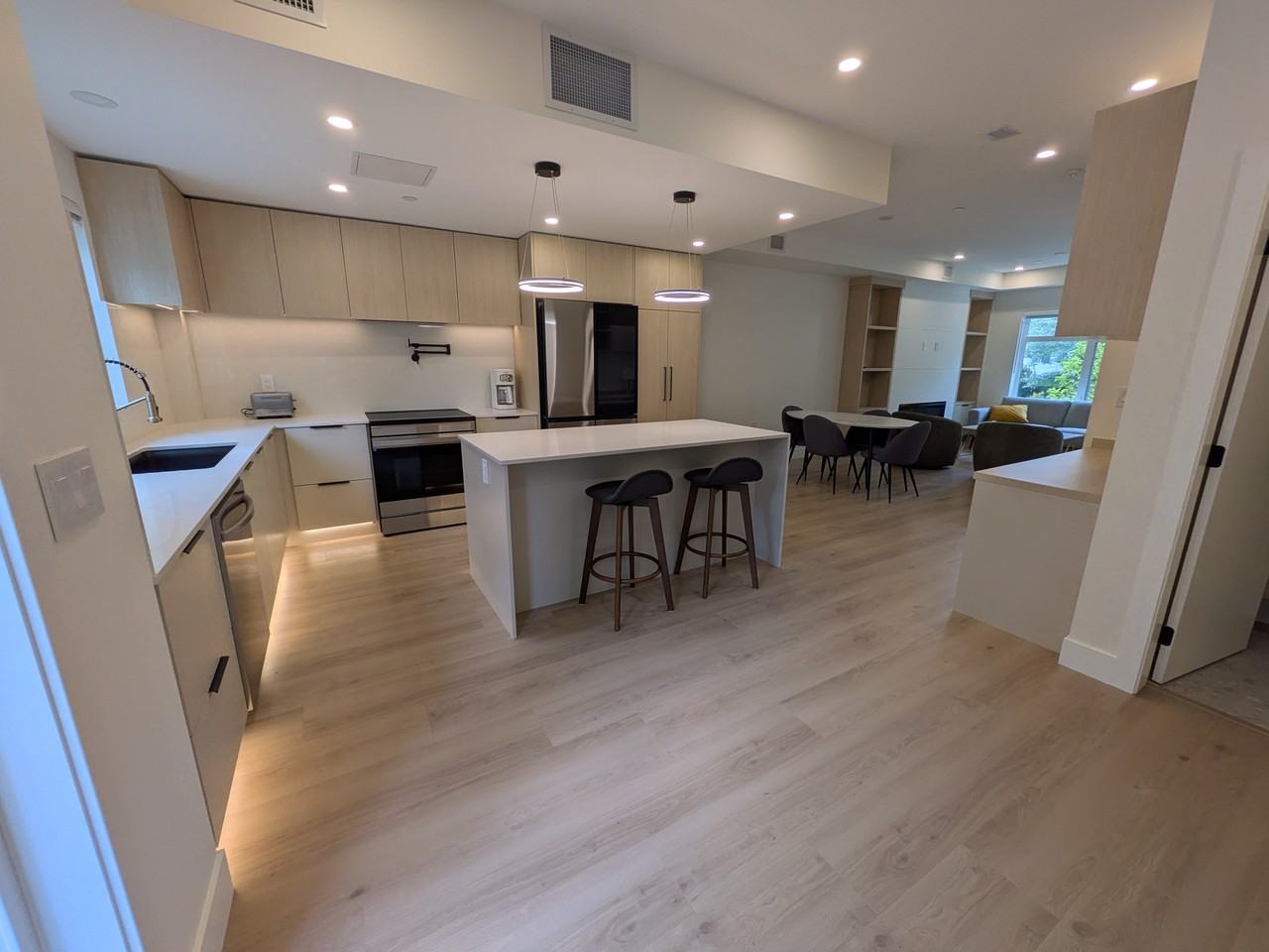 339 Keary Street - Photo 3 of 10