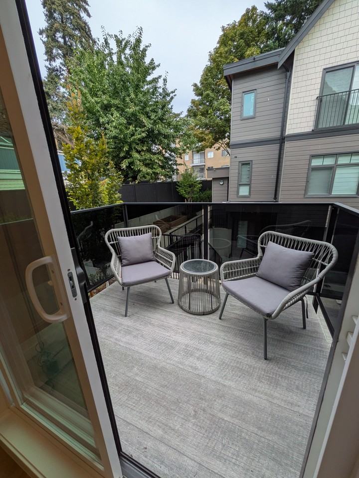 339 Keary Street - Photo 4 of 10