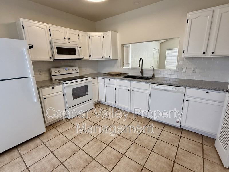 3482 W Frankfurt Dr - Photo 2 of 14
