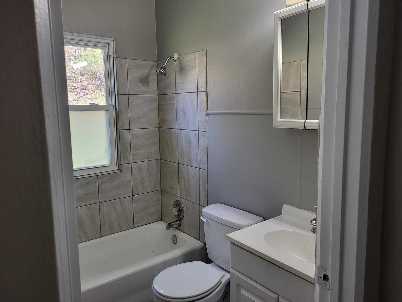 2604 Grant Street - Photo 7 of 10
