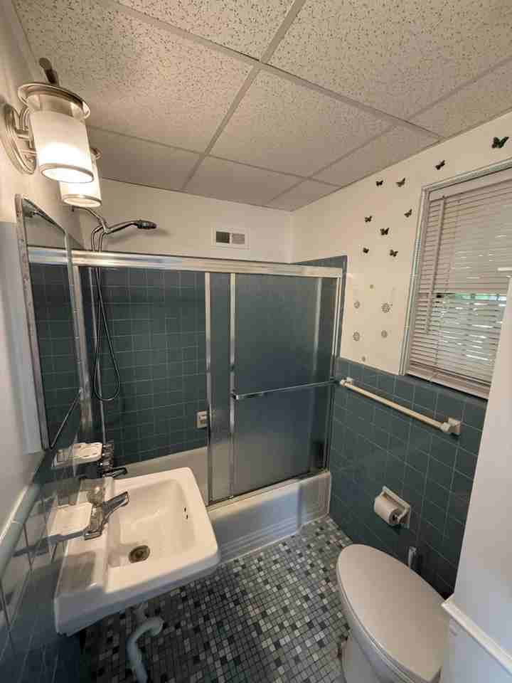 4132 Longshore Avenue - Photo 6 of 9