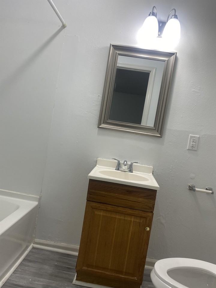 1512 Downing St NW - Photo 5 of 6