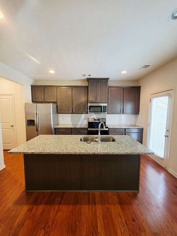 5270 Mill Way - Photo 3 of 28