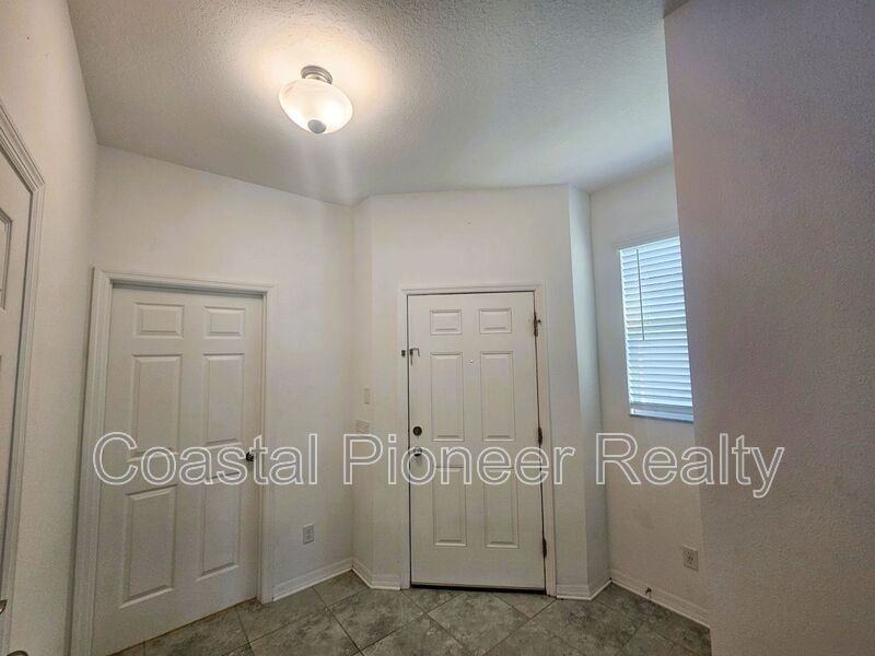 16073 Sonoma Grove Cir - Photo 4 of 33