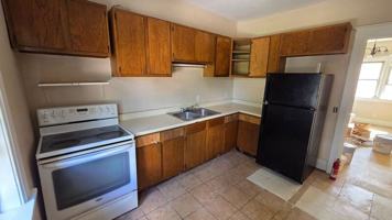 featured image of 726 Genesee St #3
