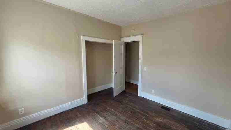 726 Genesee St #3 - Photo 7 of 11