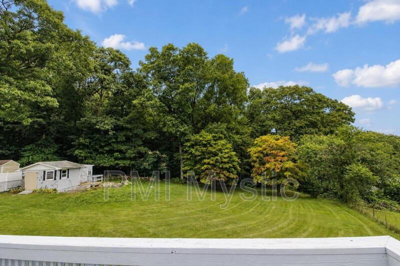 90 Nantucket Dr - Photo 4 of 44