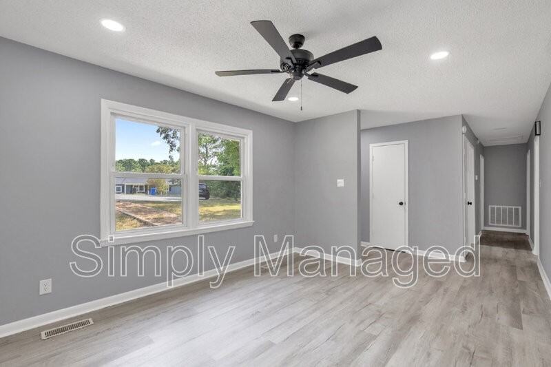 808 Darlington Dr - Photo 6 of 28