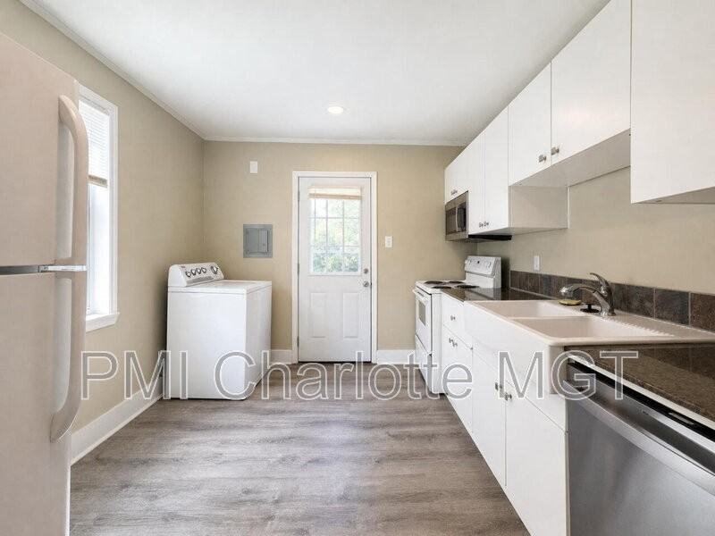 1733 Academy St - Photo 4 of 9