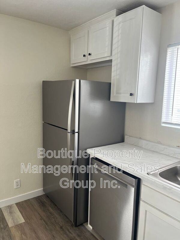 2258 Pamela Ln #B - Photo 5 of 32