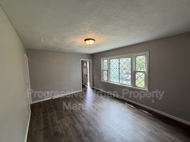 3899 E 151st St - Photo 2 of 16