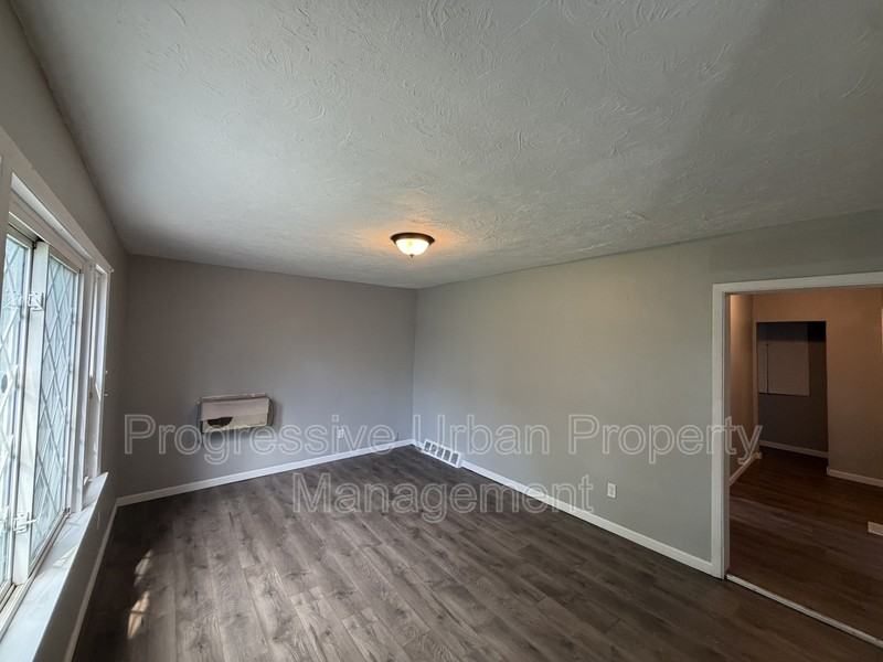 3899 E 151st St - Photo 3 of 16