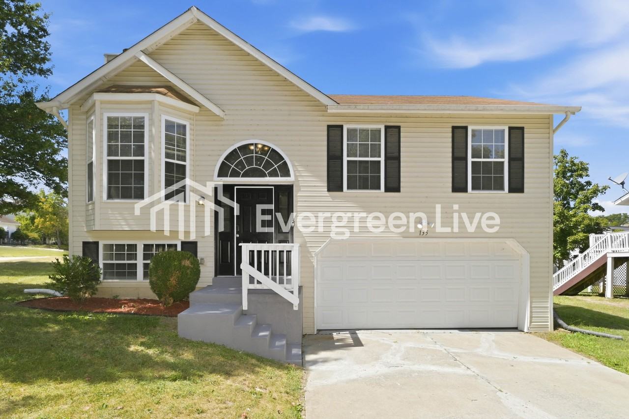 135 Village Circle Dr