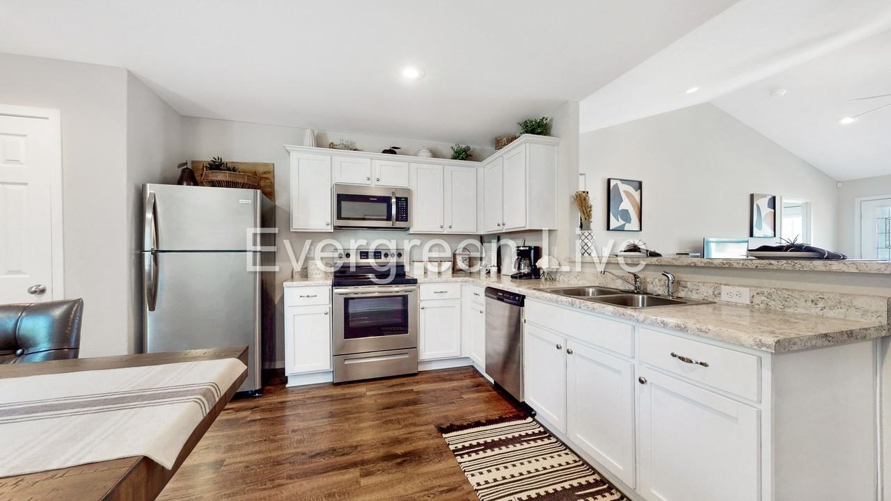 5305 Scarlett Oak - Photo 5 of 17