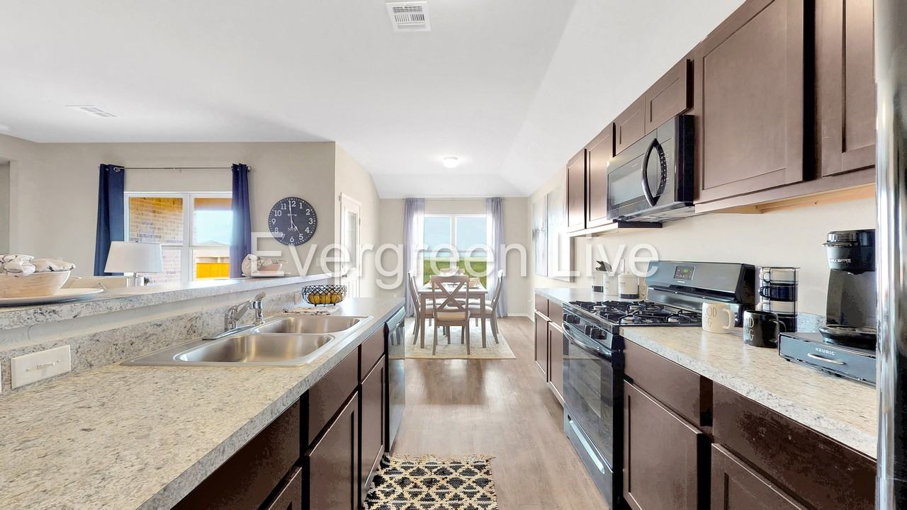 31 Orchid St - Photo 6 of 18