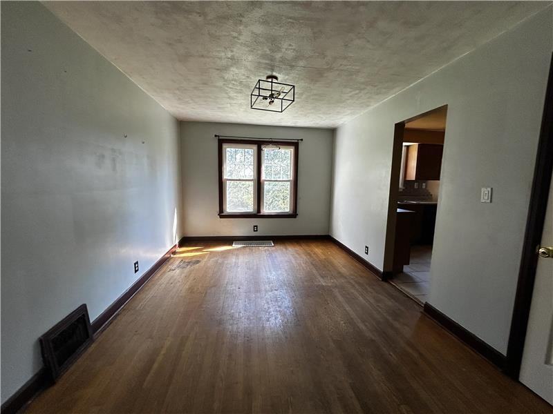 500 Canton Rd - Photo 4 of 9