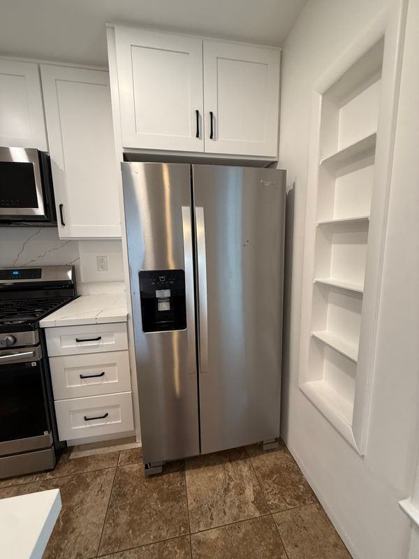 2037 Stewart St - Photo 5 of 14