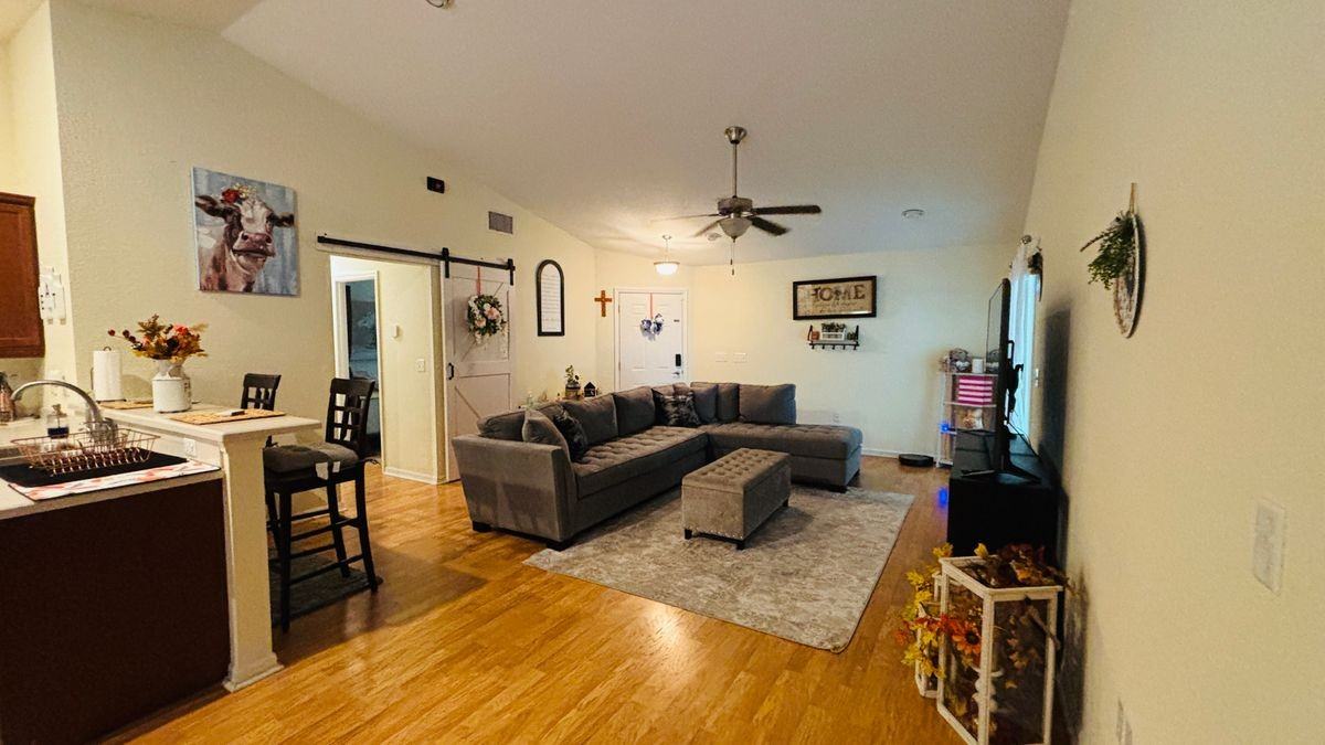 732 Overlook Grove Dr - Photo 5 of 26
