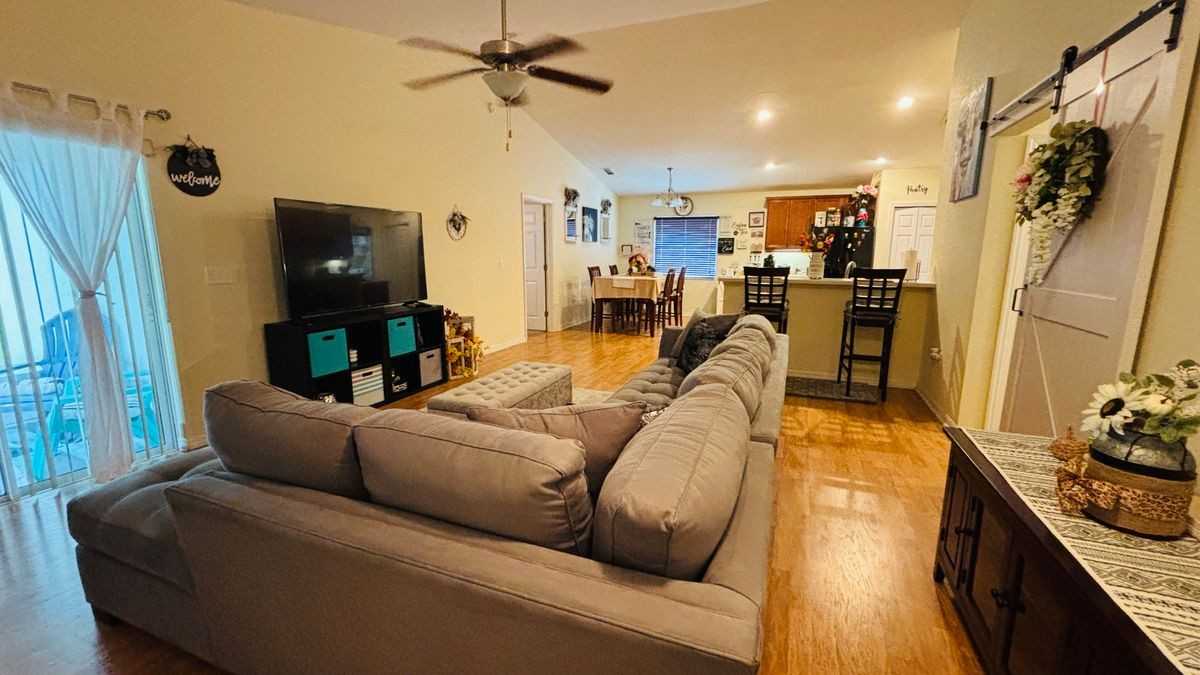 732 Overlook Grove Dr - Photo 6 of 26