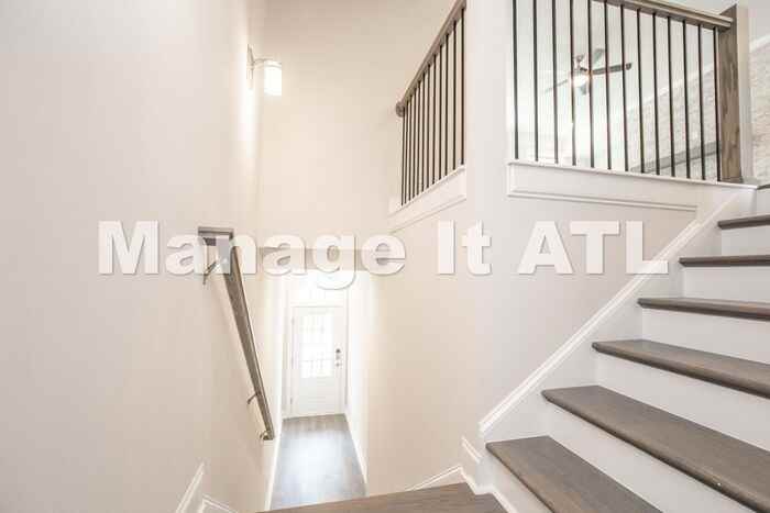 3161 Clairebrooke Ave - Photo 6 of 39