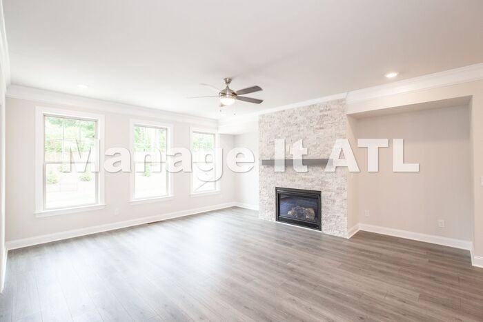 3161 Clairebrooke Ave - Photo 7 of 39