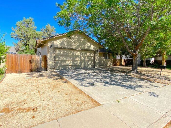 4980 Reggie Rd - Photo 2 of 34