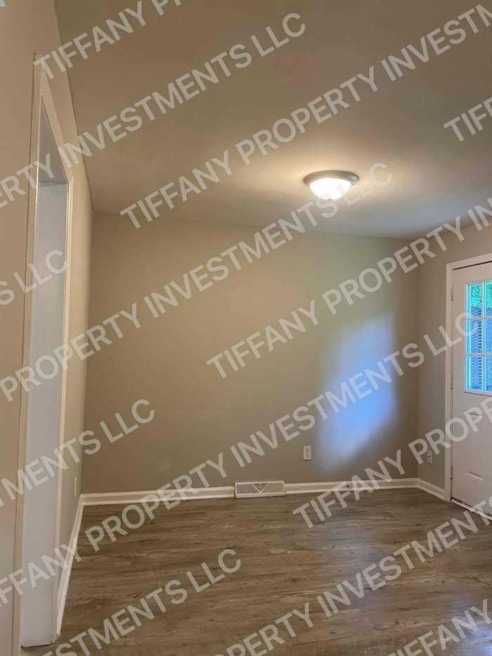 295 Hatley Cir Ne #4 - Photo 7 of 14