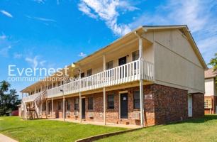 featured image of 4423 Bonnell Dr Nw #D