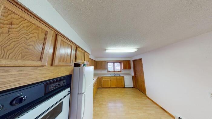 1603 E Divide Ave #D - Photo 3 of 20