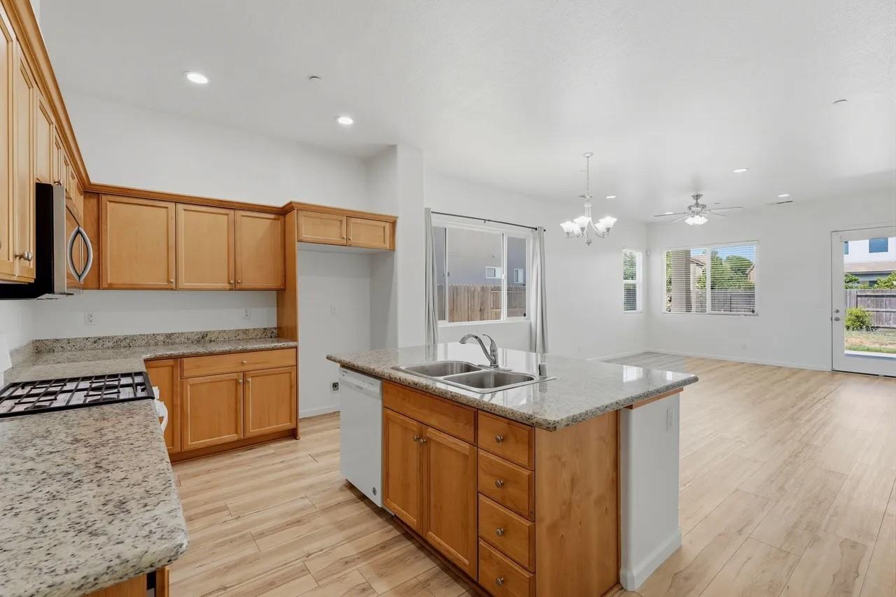 1119 N Linda Vista Ct #1 - Photo 5 of 11