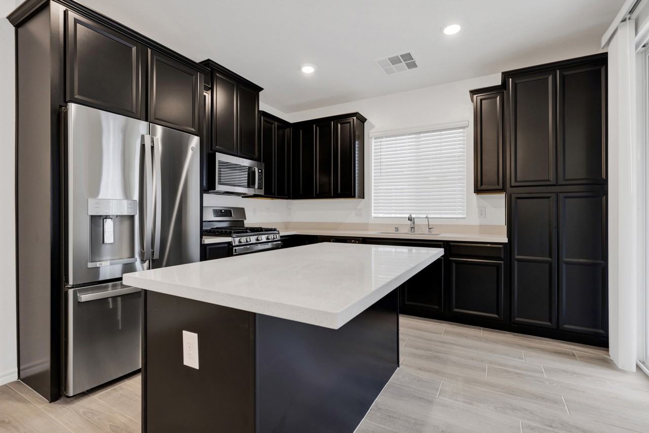 25 Barbara Ln #22 - Photo 3 of 16