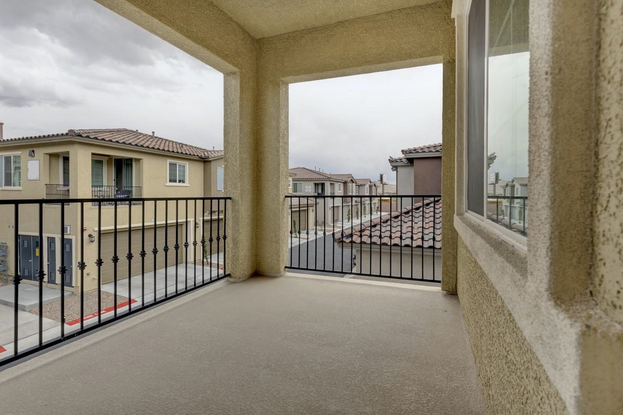 25 Barbara Ln #22 - Photo 6 of 16