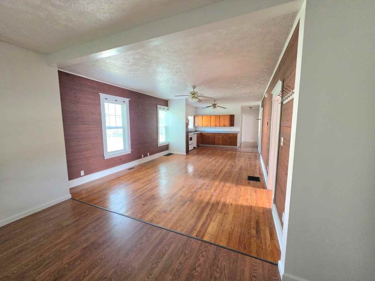 321 E College St #A - Photo 6 of 17