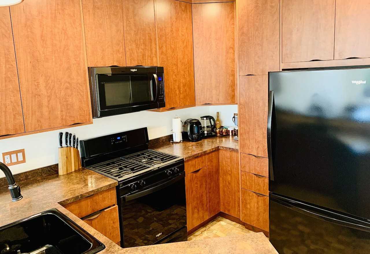 580 Radant Rd - Photo 4 of 49