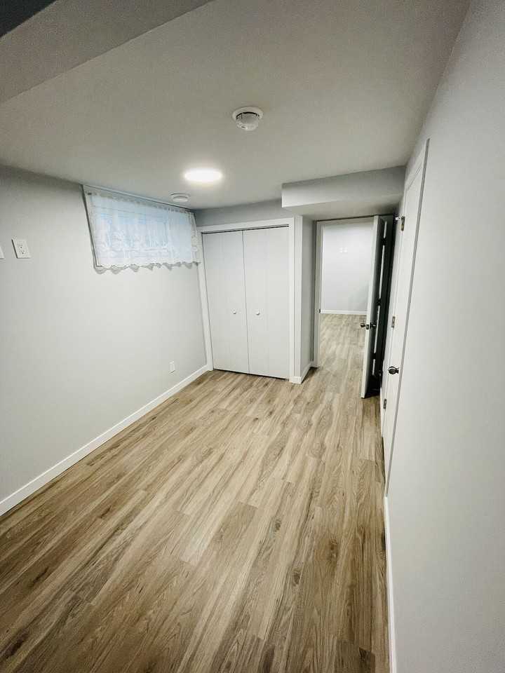 18B Inverness Close Se - Photo 7 of 12