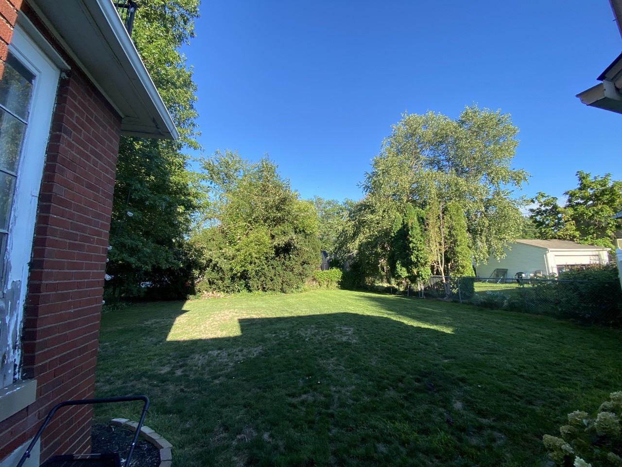 377 Parkside Dr #NA - Photo 3 of 34