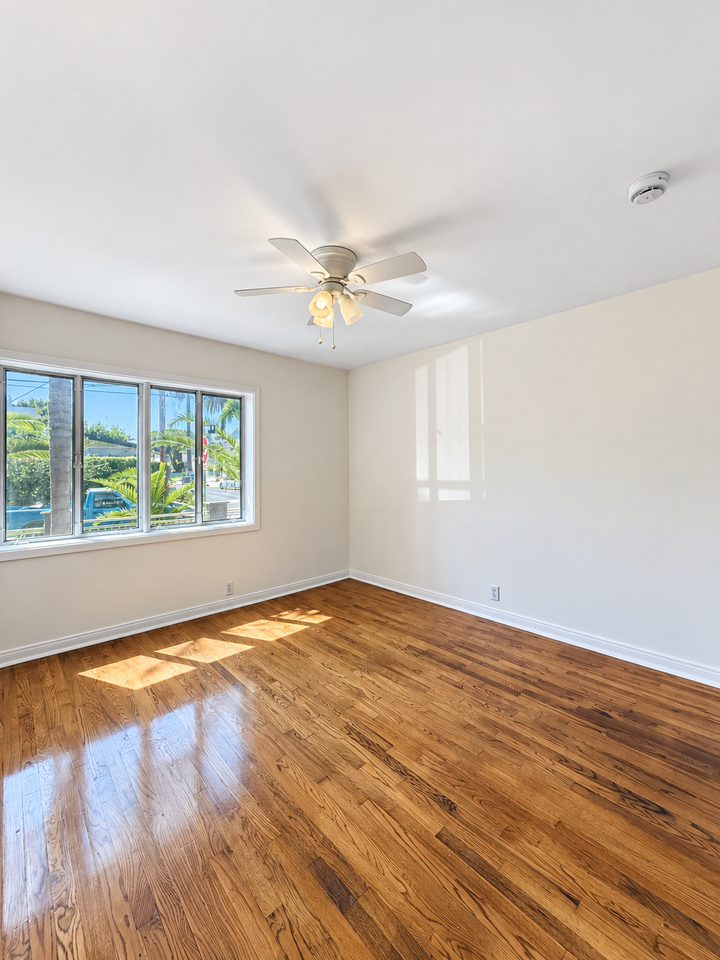 418 Vernon Ave #A - Photo 4 of 15
