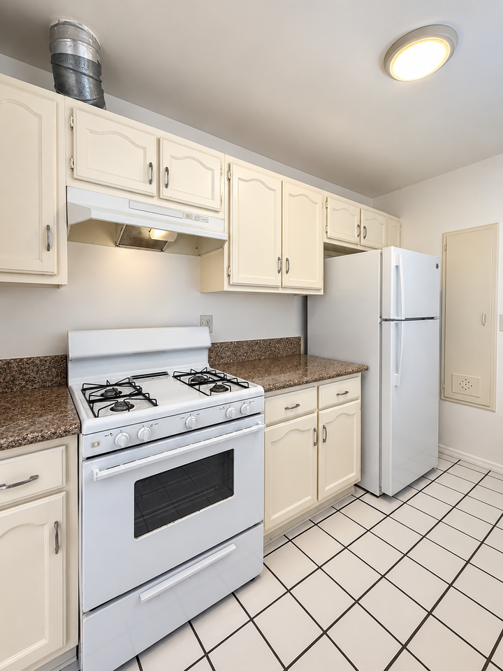 418 Vernon Ave #A - Photo 5 of 15