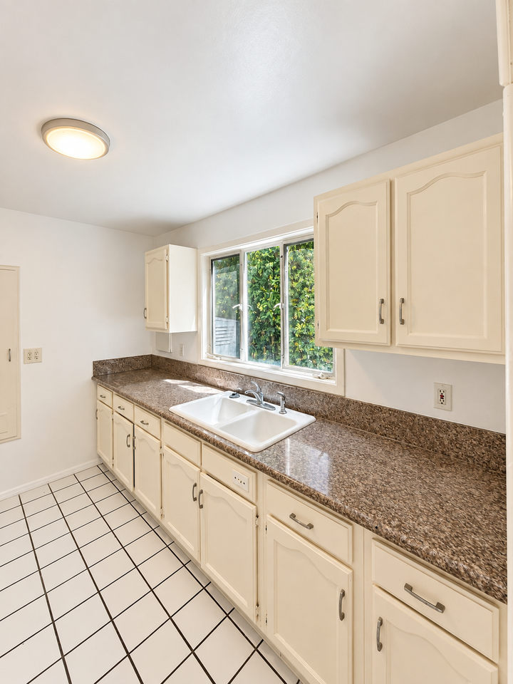 418 Vernon Ave #A - Photo 6 of 15